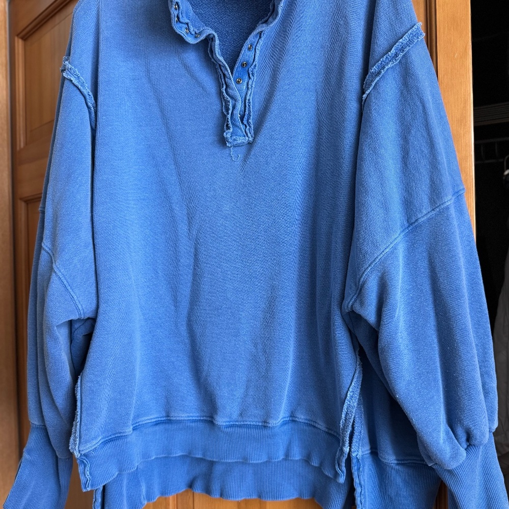 We The Free top/sweatshirt